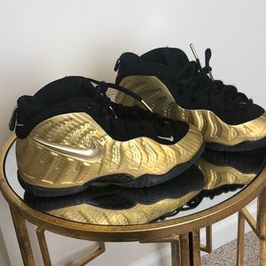 Metallic Gold Posite